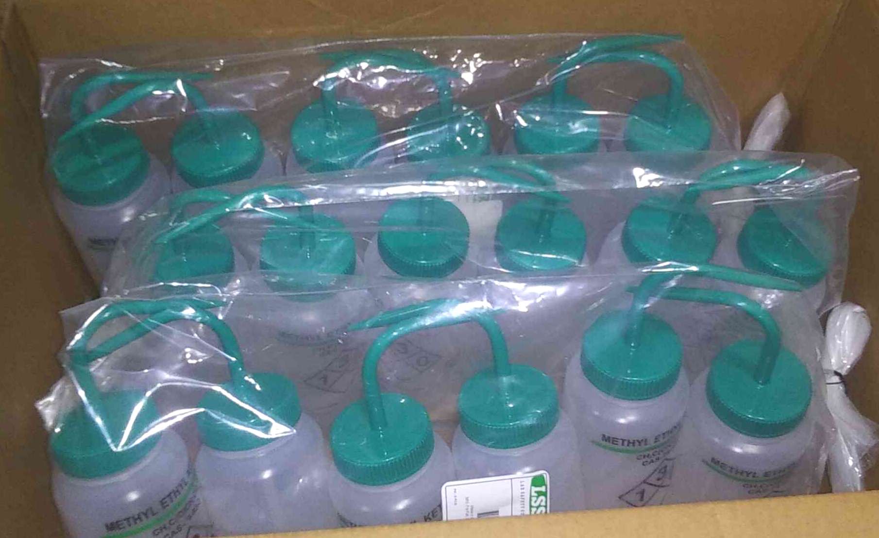 LAB SAFETY SUPPLY 24J907 Wash Bottle 16 oz Labware Capacity, LDPE, Nonvented, Green, Wide, 6 PK, Product In Stock