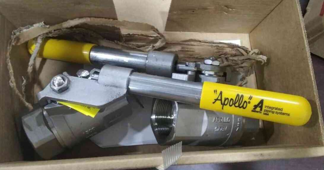 APOLLO 76-507-01 Stainless Steel Ball Valve, FNPT, 1.5 Inch  Pipe Size, 1500 psi WOG Max. Steam Pressure, 2-Piece, PTFE Seal, In Stock, In Box