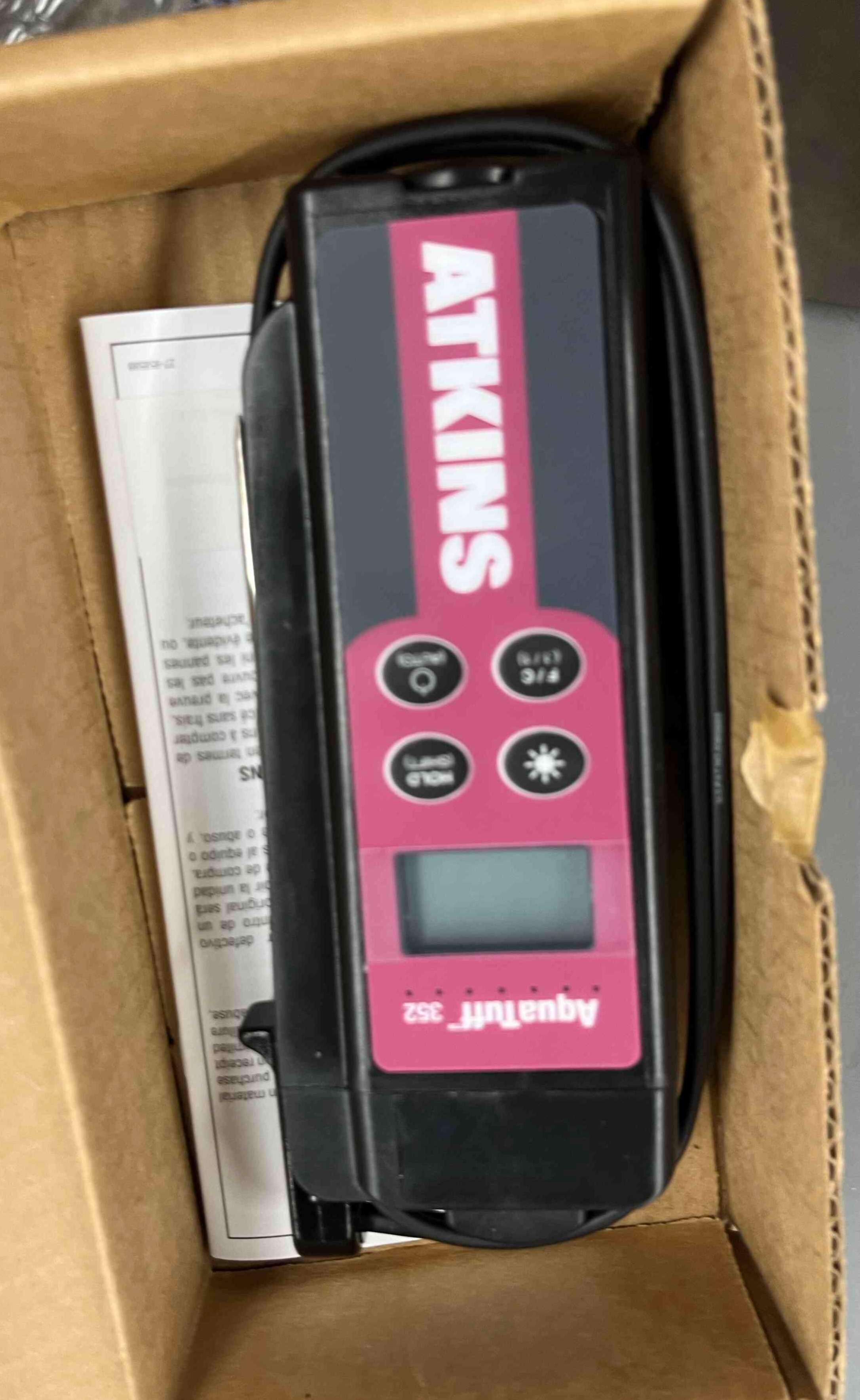 Cooper-Atkins 35232 Series 352 AquaTuff Wrap and Stow Waterproof Thermocouple Instruments with DuraNeedle Probe, Product In Stock