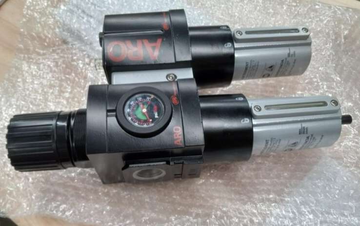 ARO C38461-610 Filter / Regulator And Lubricator, 1-Inch NPT Pipe Size, 208 cfm, 250 psi, 2 Pieces, Manual Drain Type, Top View, In Stock