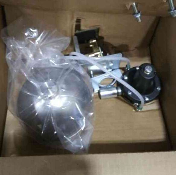 SANDPIPER 032.036.000. Pneumatic Liquid Level Control, 1/2 Inch NPT, 125 PSI, 12.75 Inch Height, 9 13/16 Inch Width, In Stock, In Box