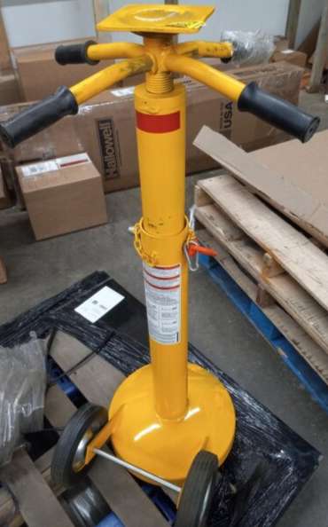 VESTIL SJ-35-EF Trailer Stabilizing Jack, 14 Inch Length, 5000 Lb. Capacity With 2 Wheels, 4 Handles, 16 5/8 Inch Handle Length, In Stock
