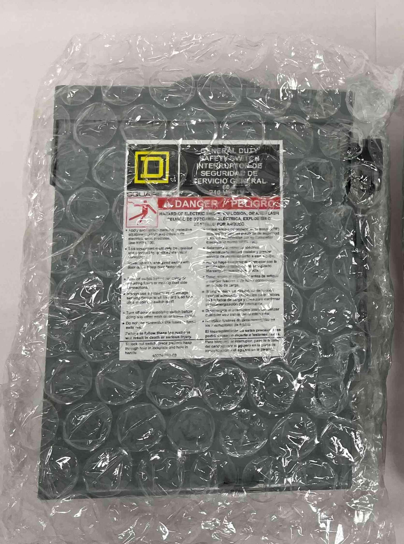 SQUARE D DU322RB Safety Switch 240VAC 3PST 60 Amps AC, Galvannealed Steel  