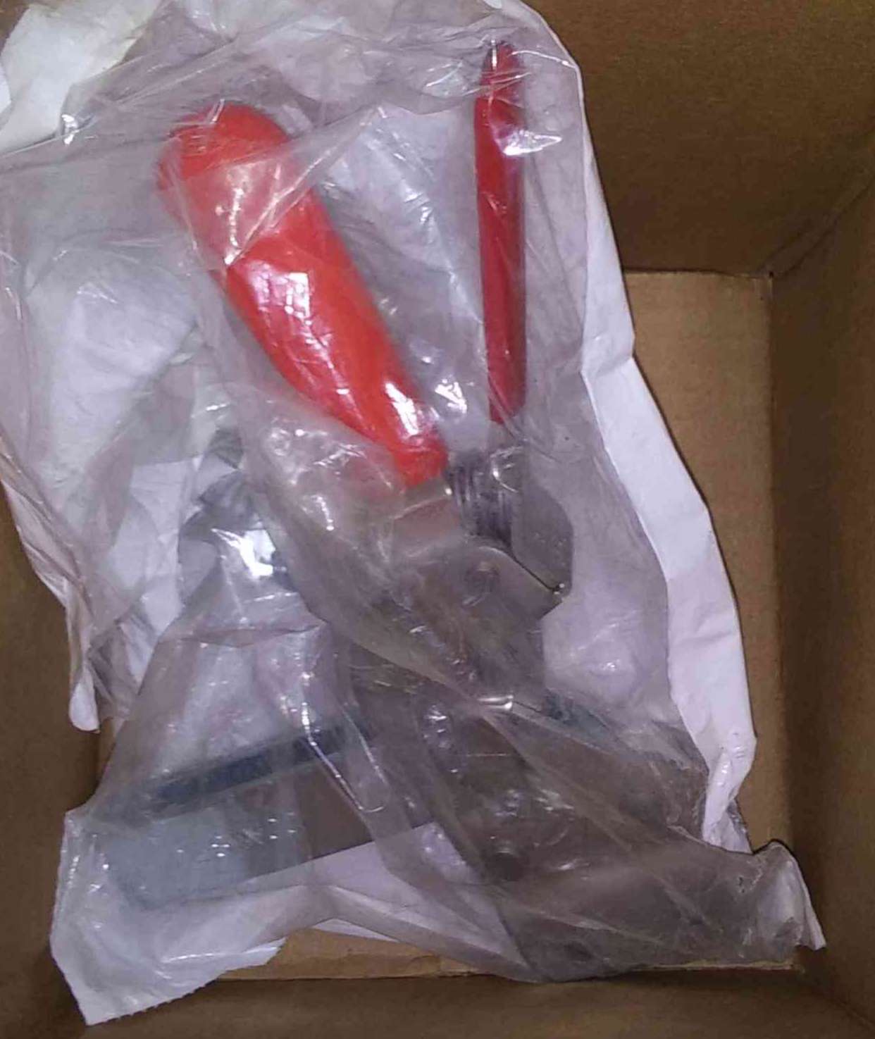 DESTACO 2010-UBR Longer handle with greater hand clearance, With Toggle Lock Plus, Vertical Hold Down Clamp, Straight Base, 1400 lb Capacity