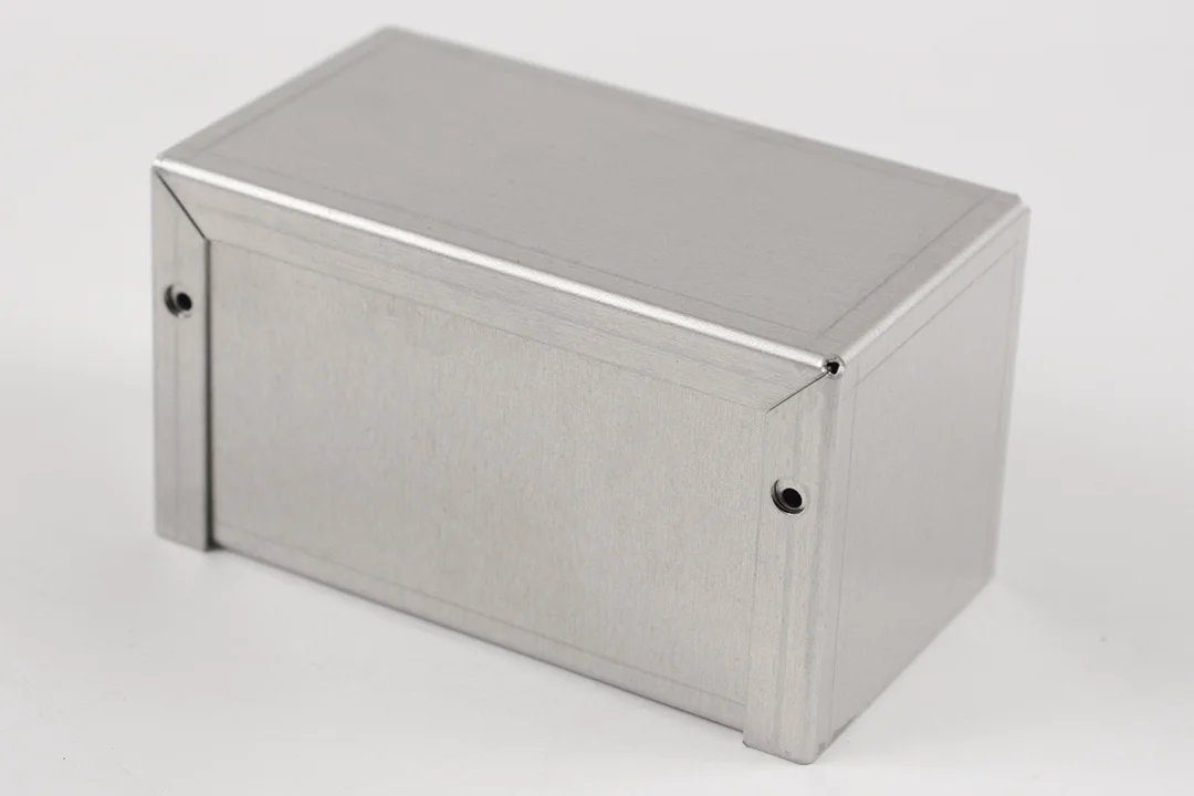 HAMMOND 1411HU