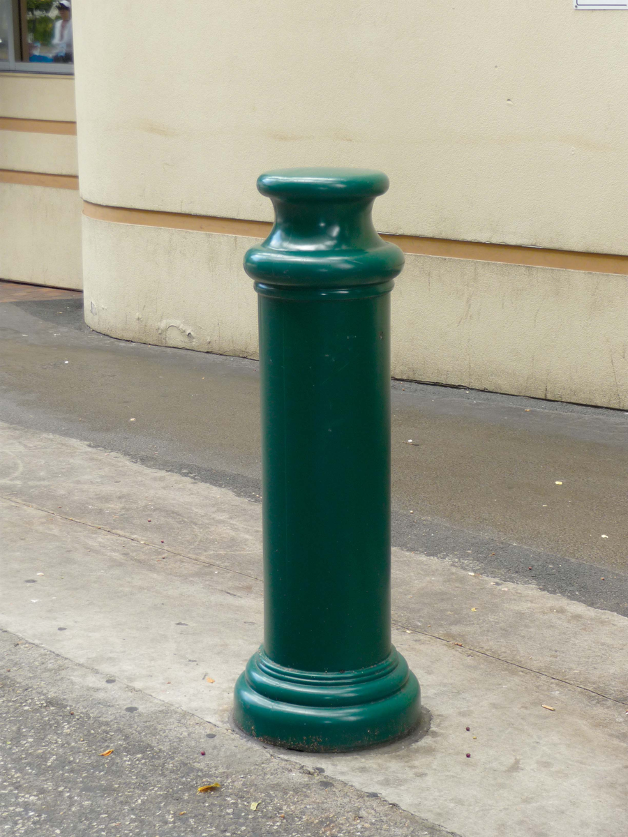 VESTIL BPC-DP-FG Bollard Cover, 49 Inch Size, Green | AG7MRG